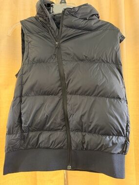 Oiselle Call Her Down Puffer Vest Black Women’s Medium
